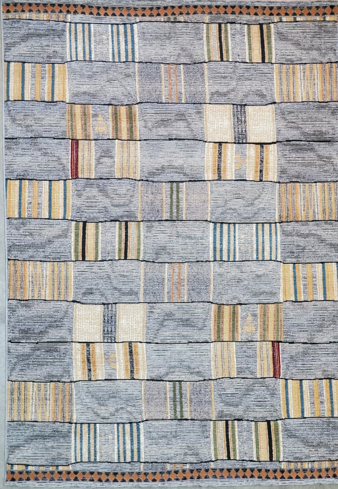 Bungalow Rose Fanchan Gray/Beige Indoor/Outdoor Rug Bungalow Rose Fanchan Gray/Beige Indoor/Outdoor Rug
